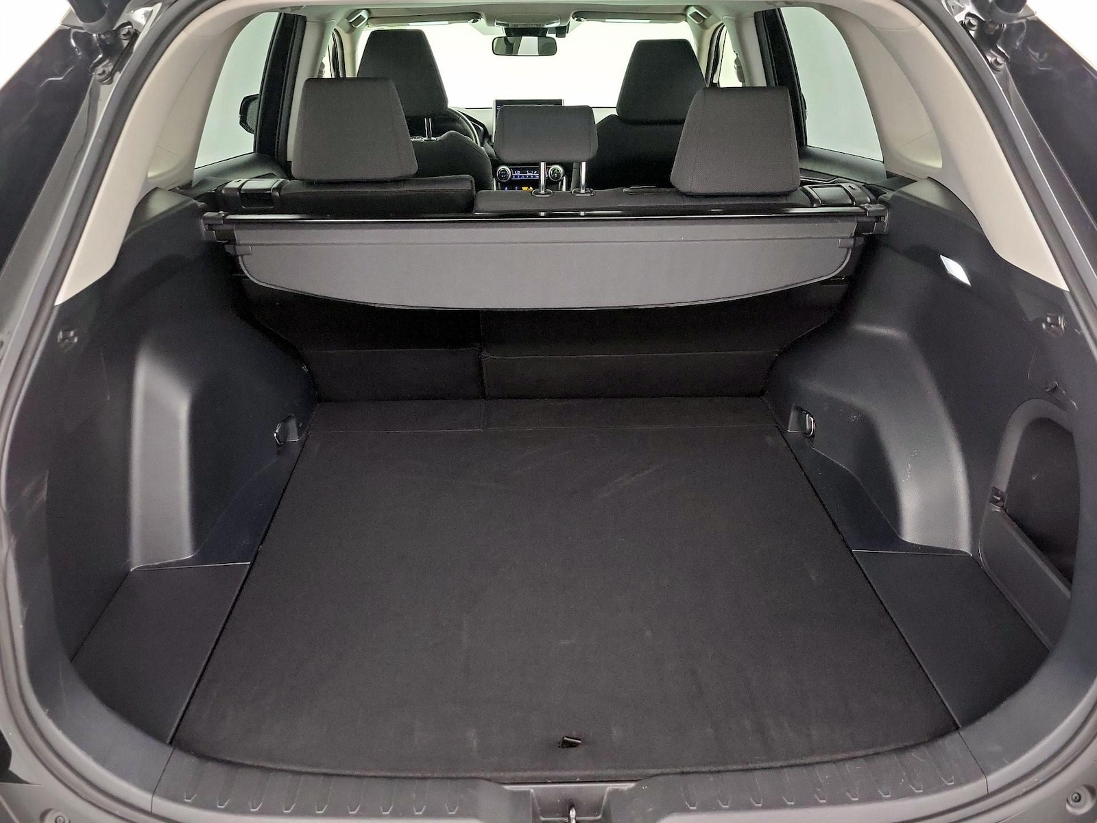 2022 Toyota RAV4 XLE - Photo 22