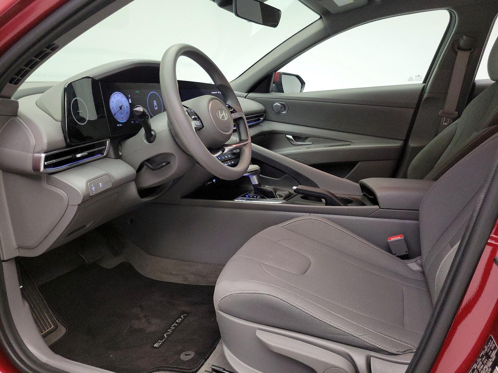 2024 Hyundai Elantra SEL - Photo 12