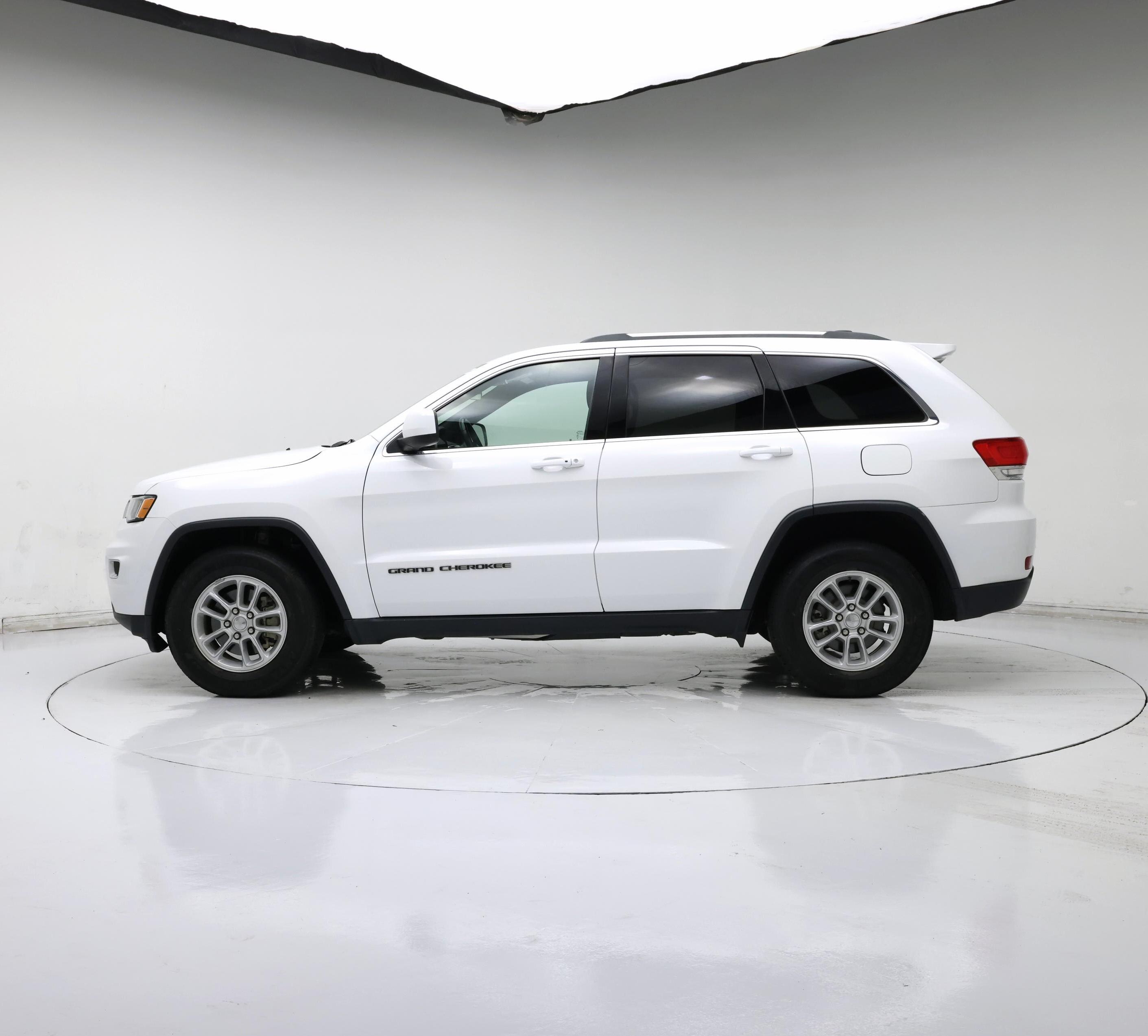 Thumbnail: 2018 Jeep Grand Cherokee - 3