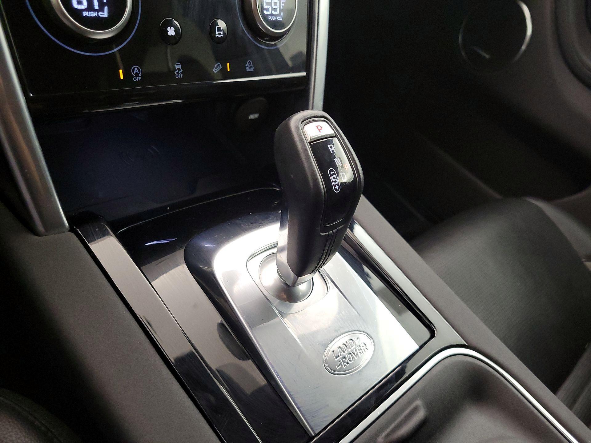 Thumbnail: 2020 Land Rover Discovery Sport - 18
