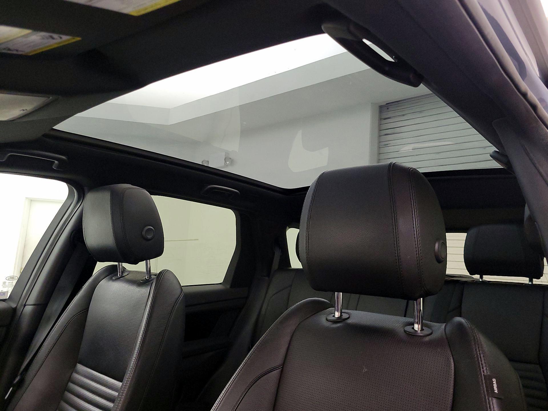 Thumbnail: 2020 Land Rover Discovery Sport - 19