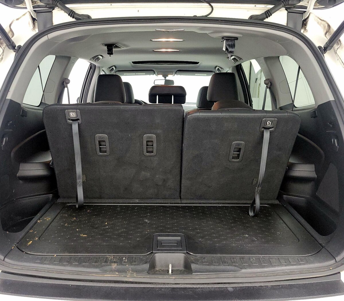 Trunk/Cargo (Seats Up)