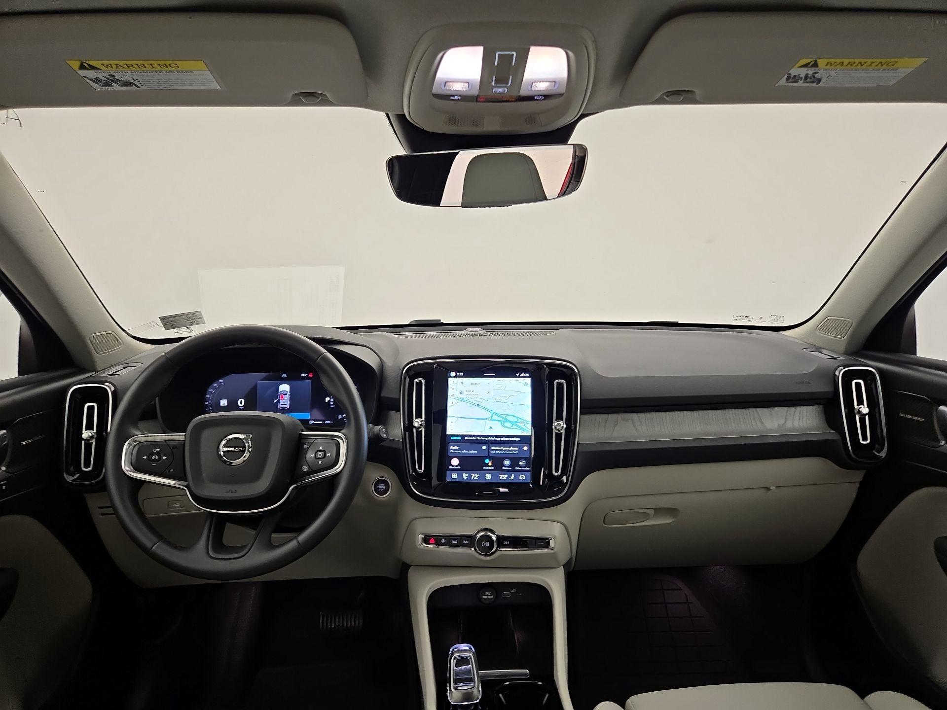 Thumbnail: 2025 Volvo XC40 - 9