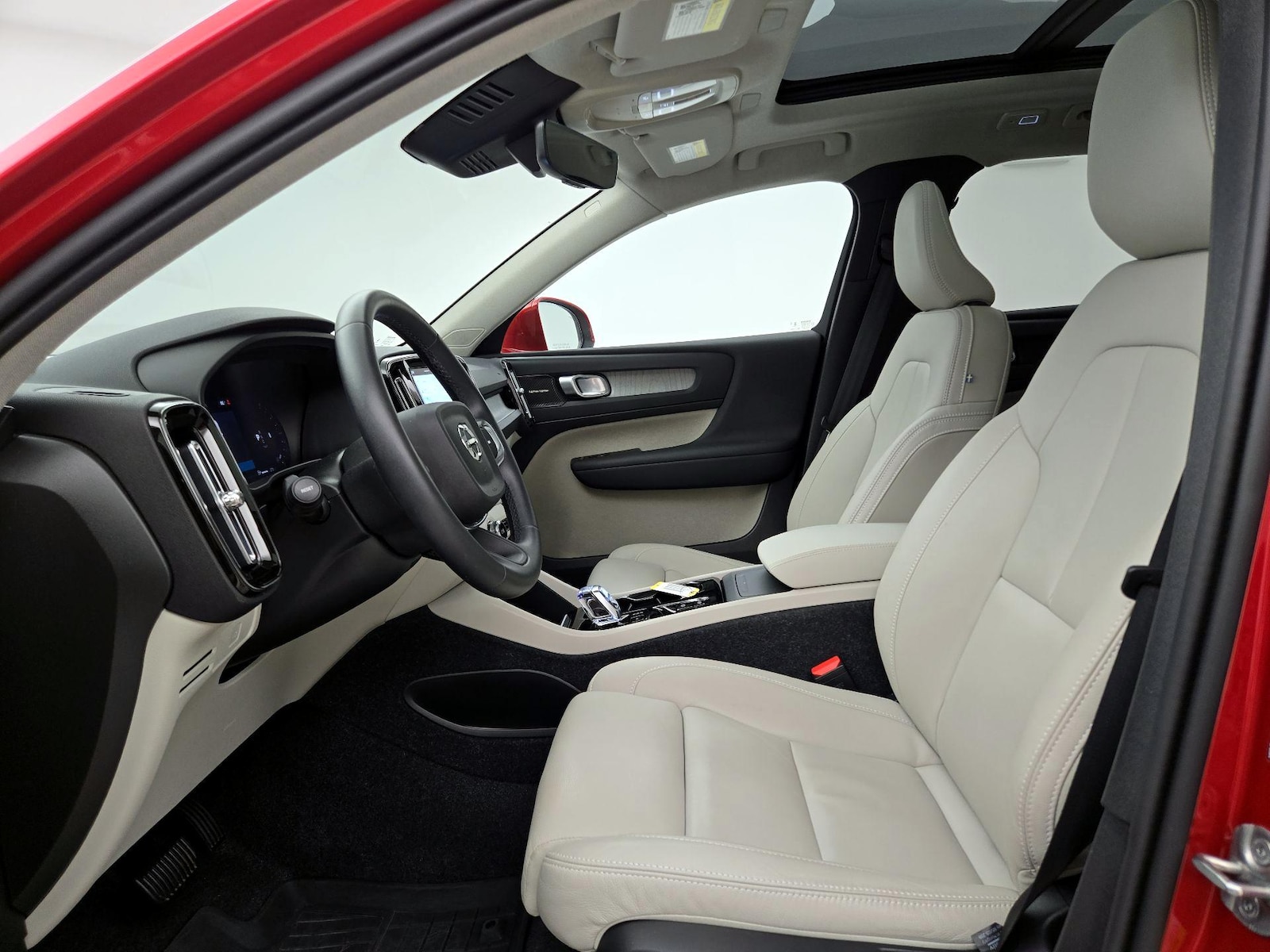 2025 Volvo XC40 Ultra - Photo 12