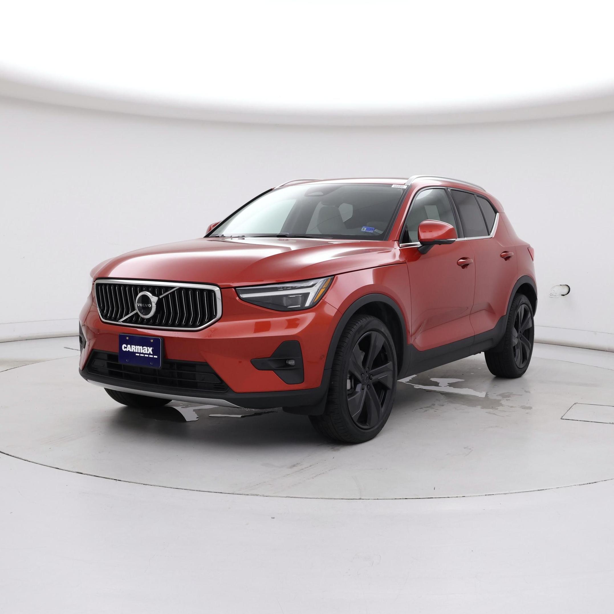Thumbnail: 2025 Volvo XC40 - 4