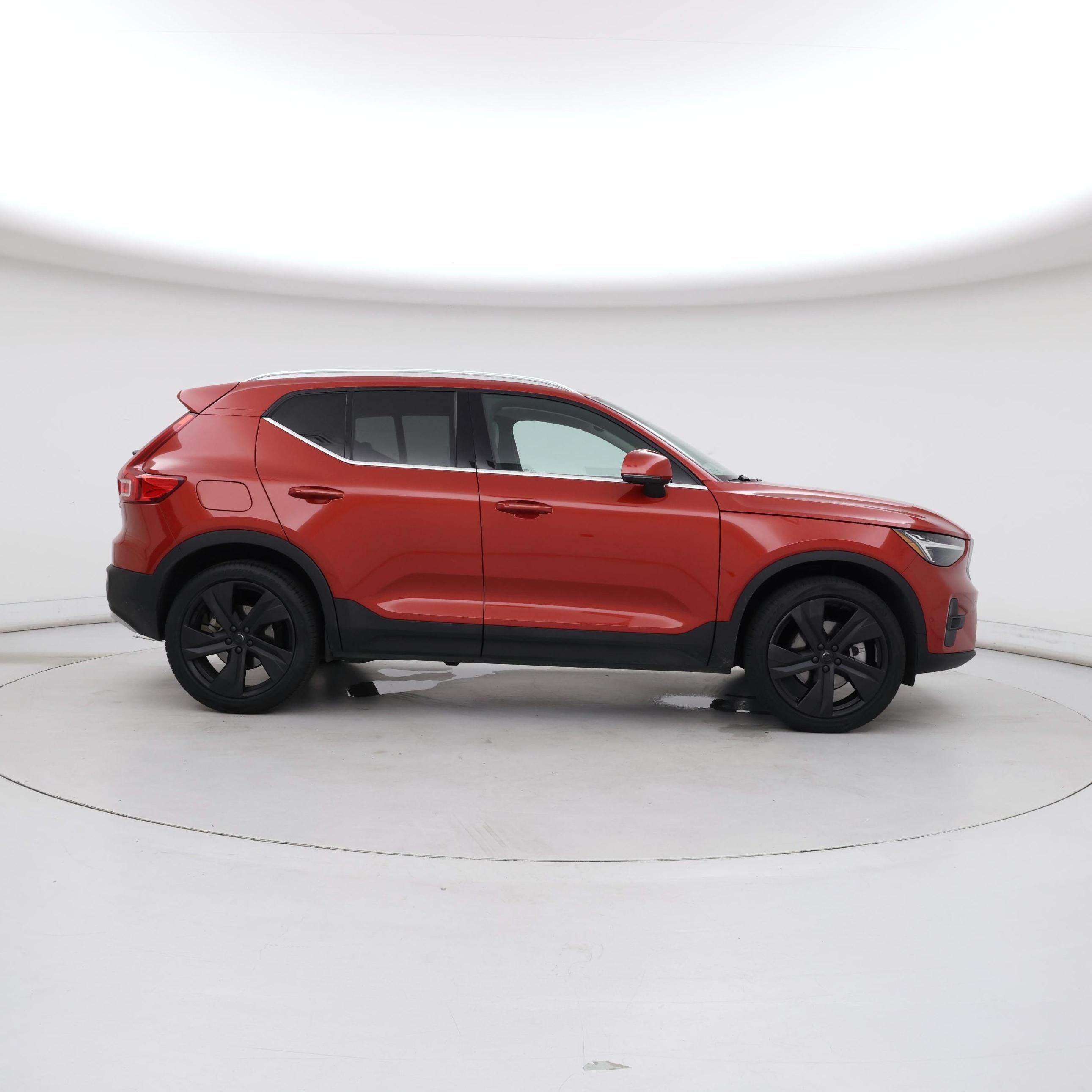 Thumbnail: 2025 Volvo XC40 - 7