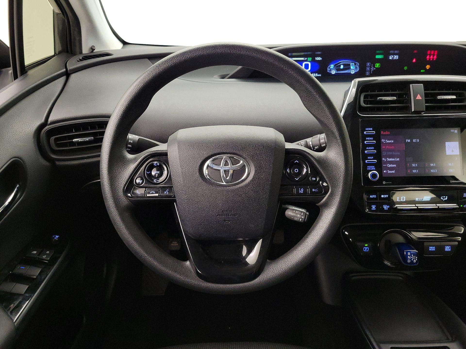 Thumbnail: 2022 Toyota Prius - 10
