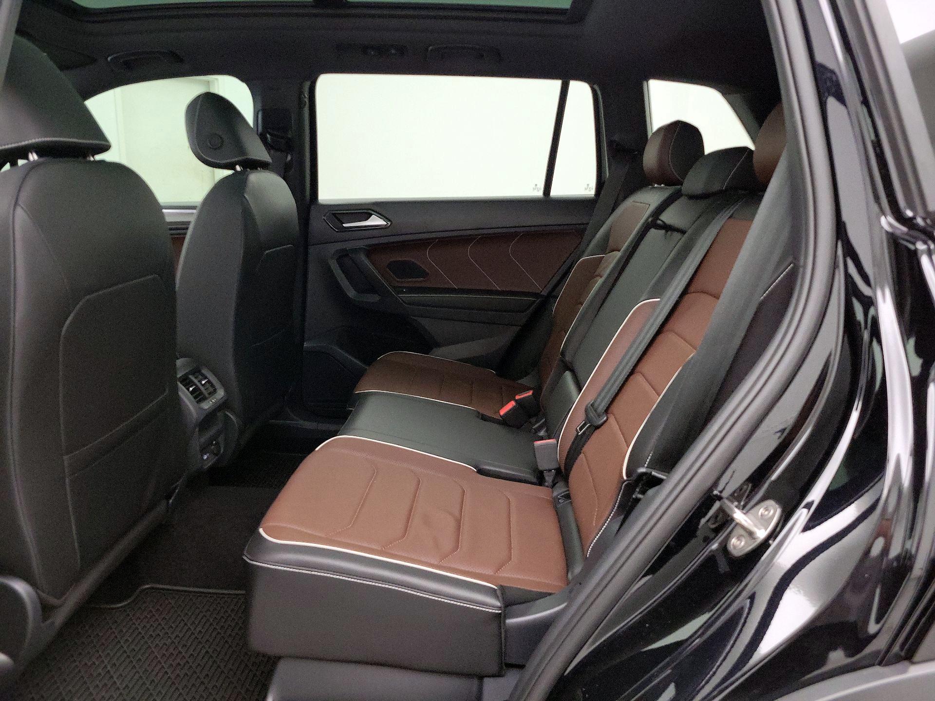Thumbnail: 2023 Volkswagen Tiguan - 20