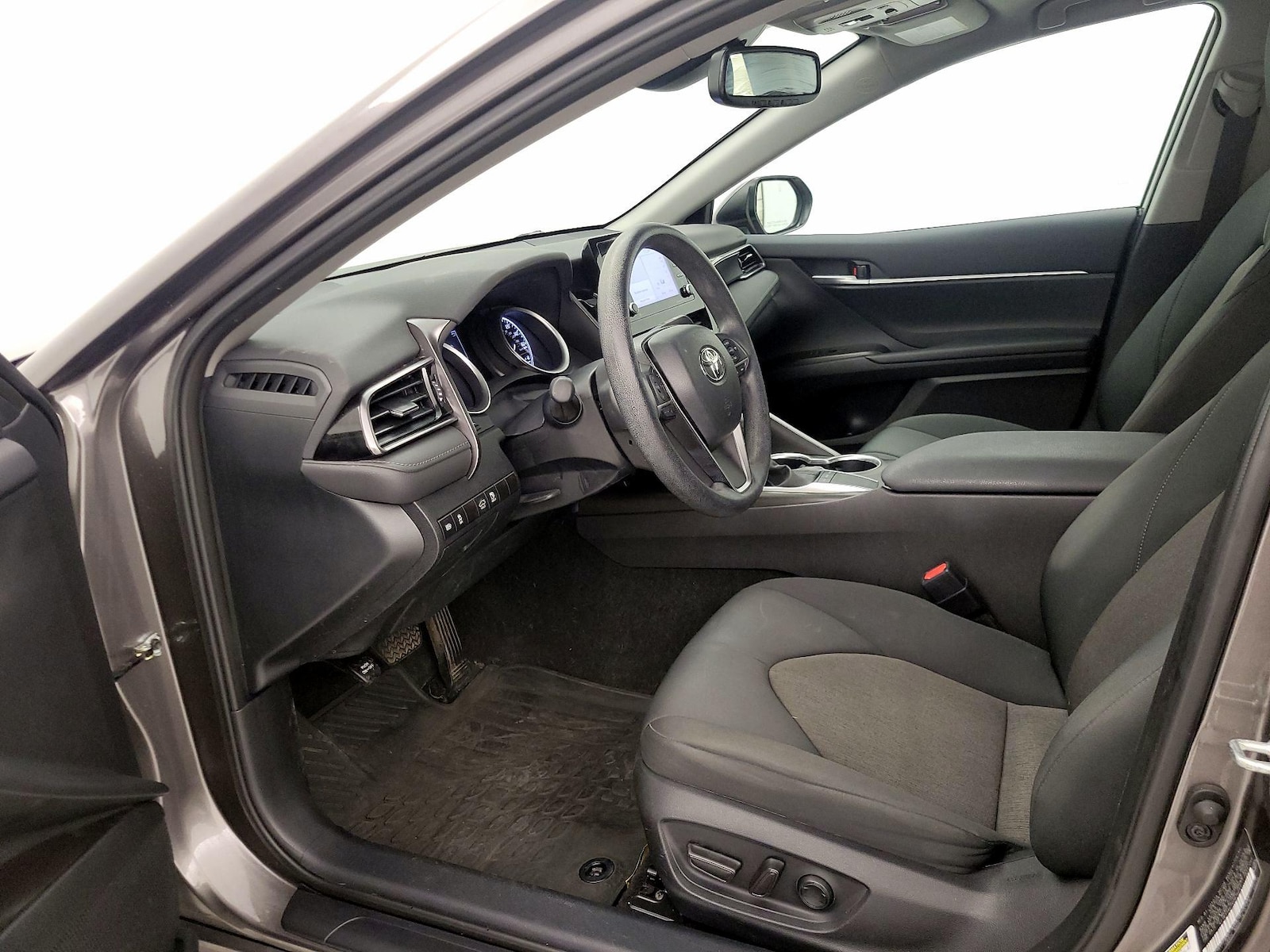 2024 Toyota Camry LE - Photo 12