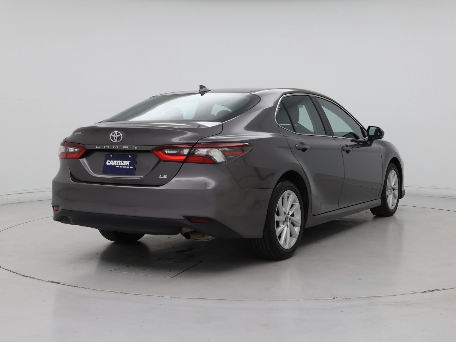 2024 Toyota Camry LE - Photo 9