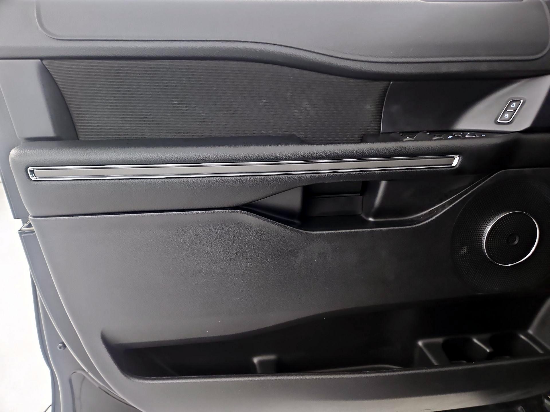 Thumbnail: 2020 Ford Expedition - 10