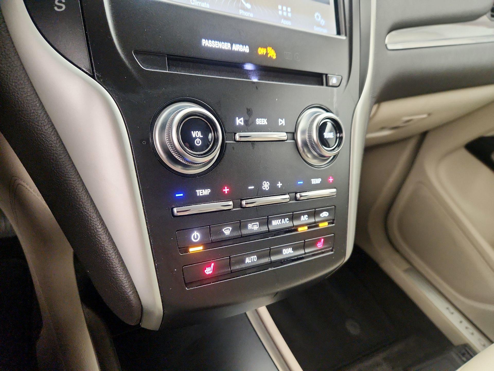 Thumbnail: 2018 Lincoln MKC - 16