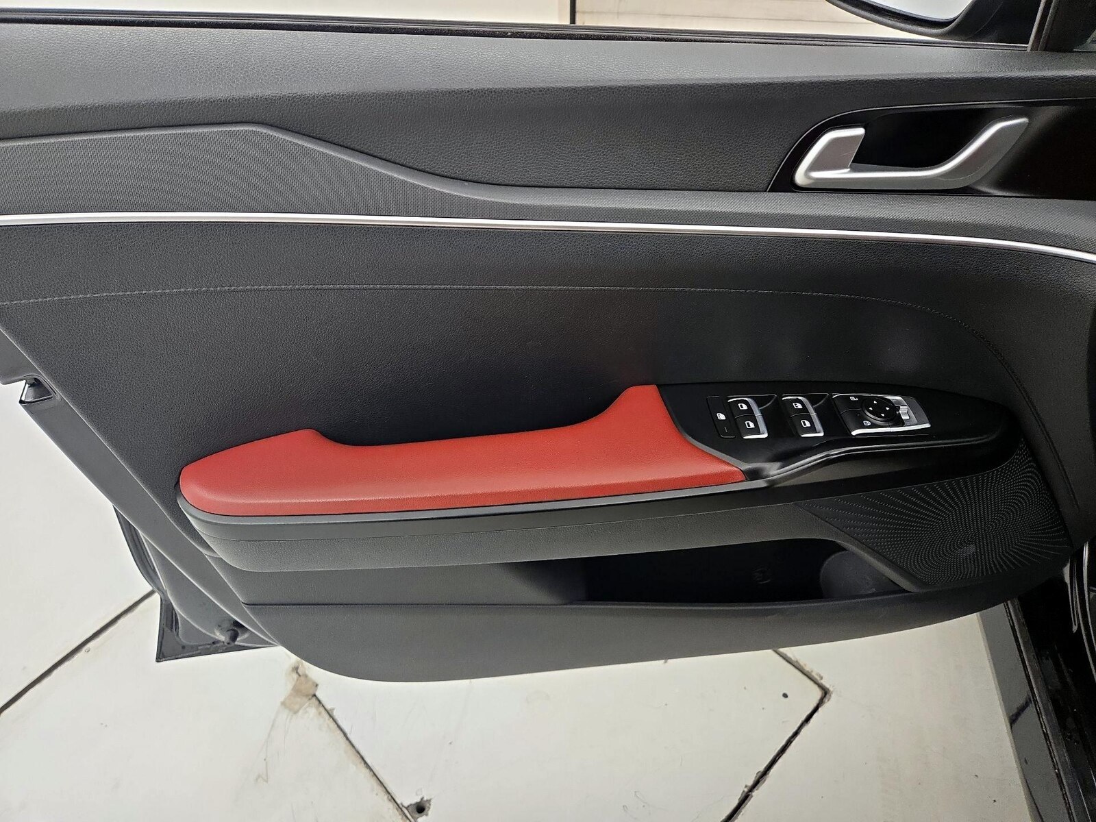 2024 Kia K5 GT-Line - Photo 13
