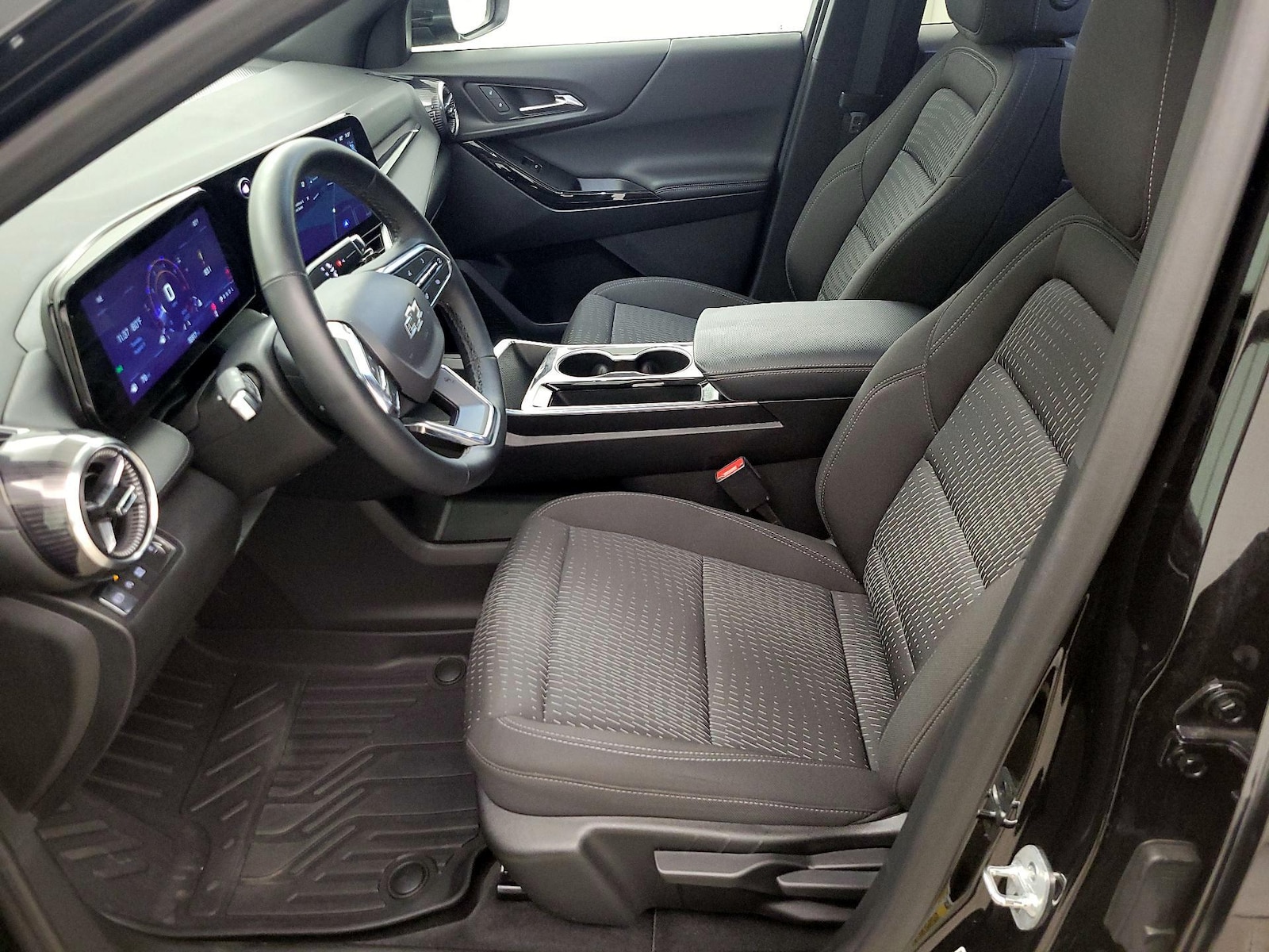 2025 Chevrolet Equinox LT - Photo 12