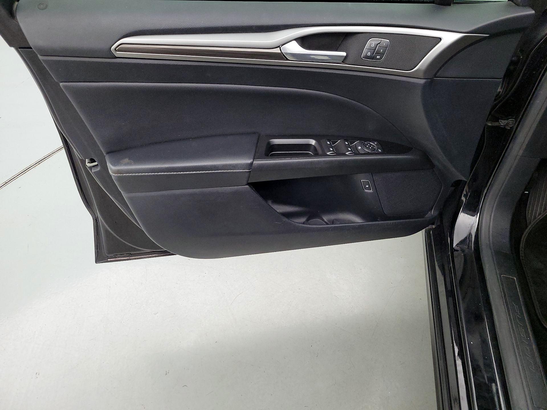 Thumbnail: 2019 Ford Fusion - 12