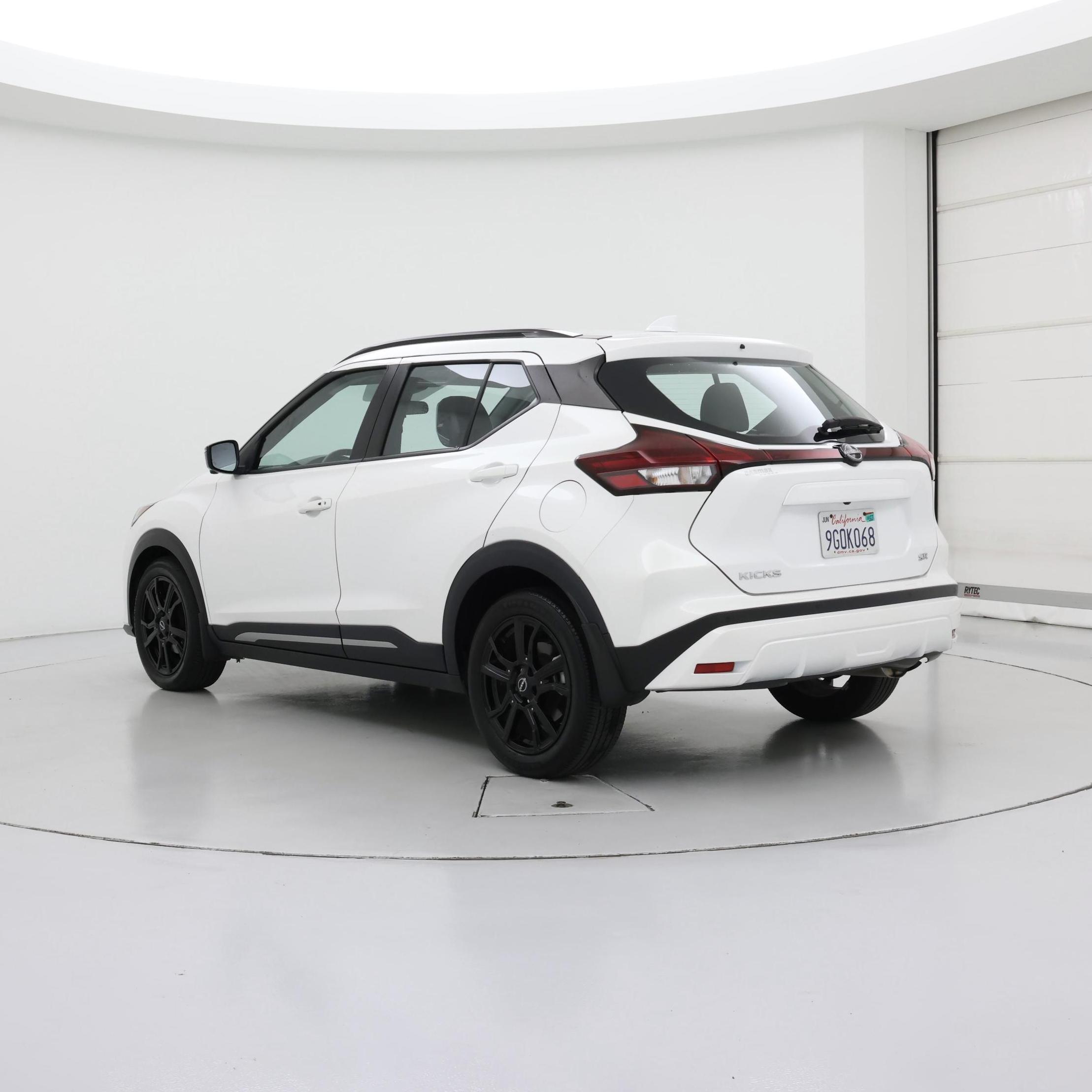Thumbnail: 2023 Nissan Kicks - 2