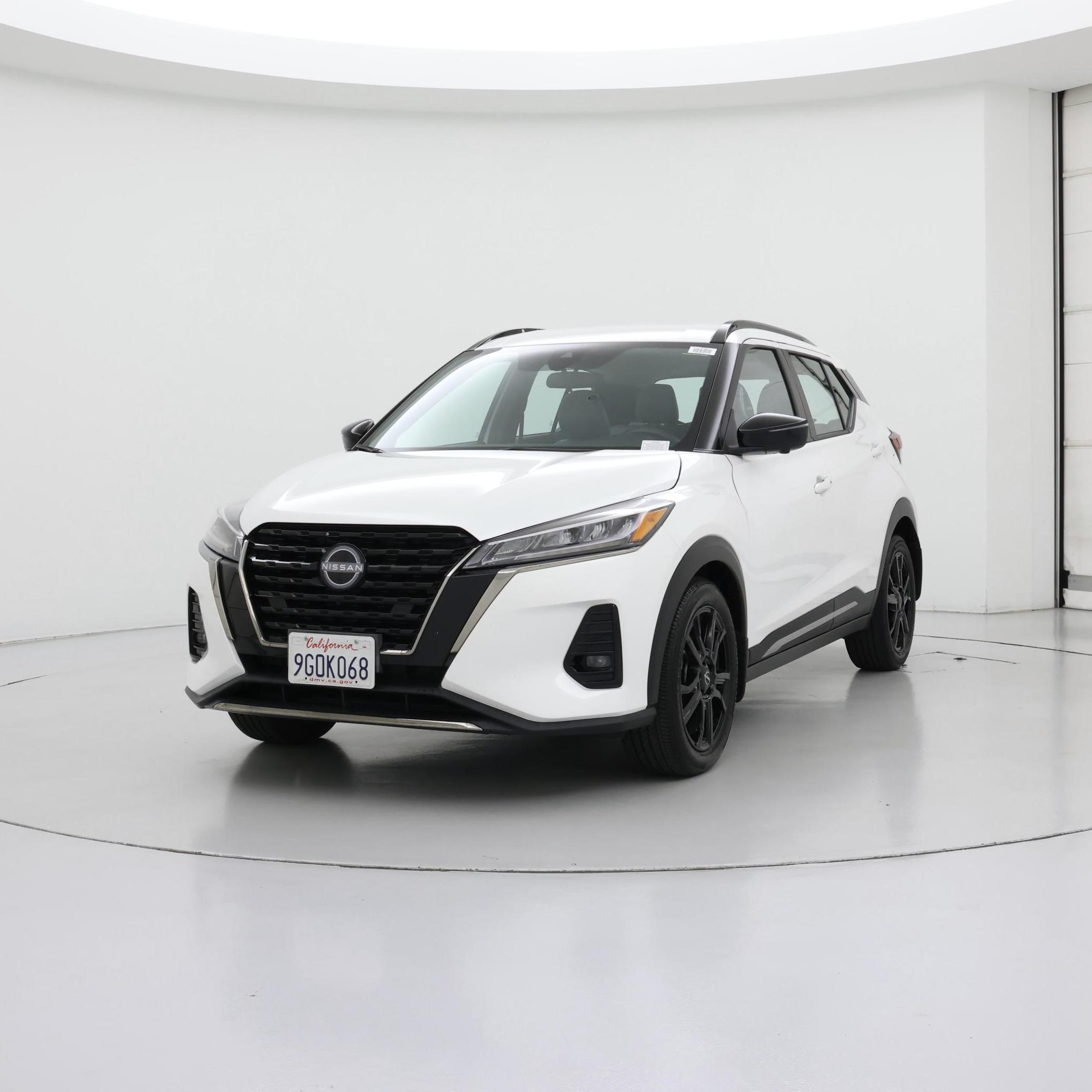 Thumbnail: 2023 Nissan Kicks - 4
