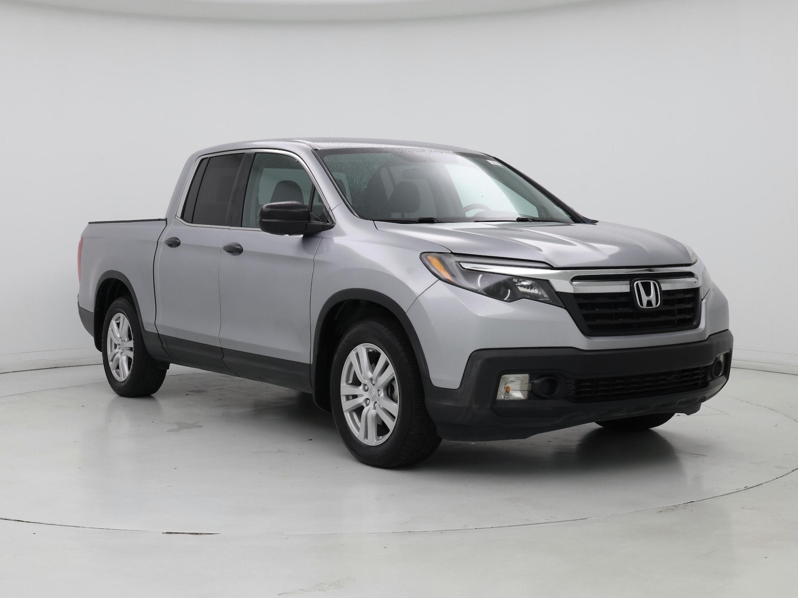 2017 Honda Ridgeline RT - Photo 2