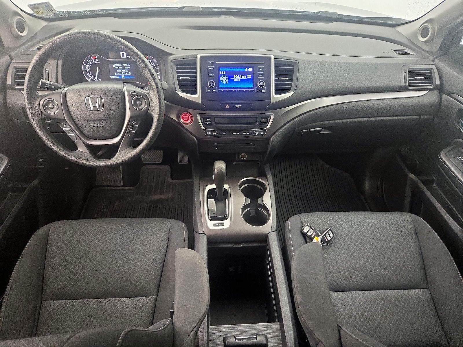 2017 Honda Ridgeline RT - Photo 10