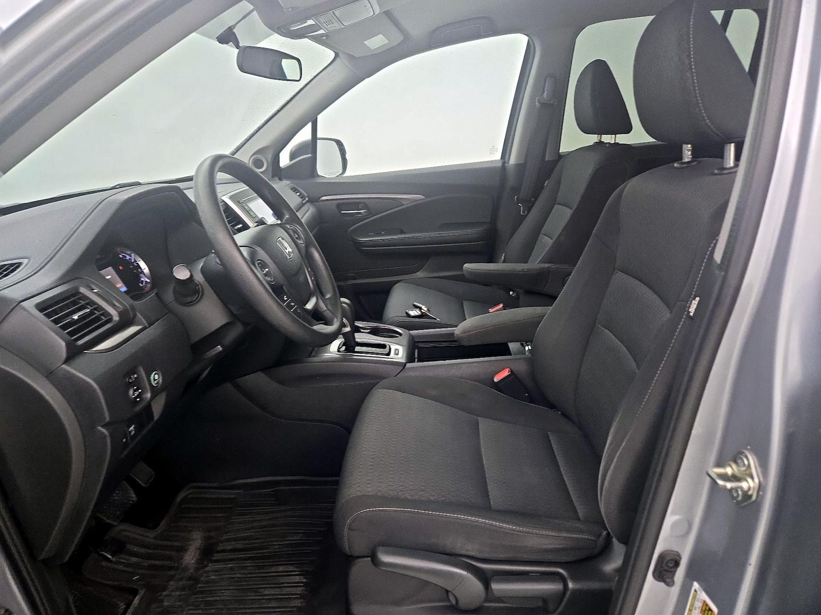 2017 Honda Ridgeline RT - Photo 12
