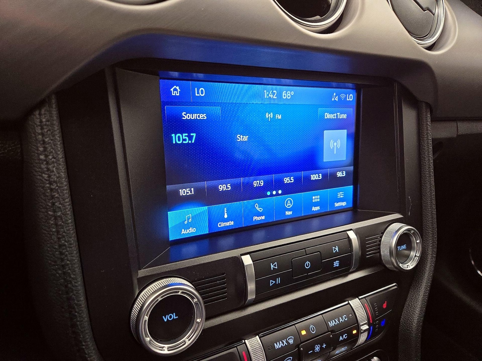 2022 Ford Mustang EcoBoost Premium - Photo 17