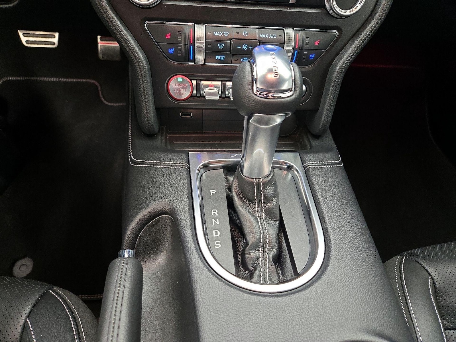 2022 Ford Mustang EcoBoost Premium - Photo 19
