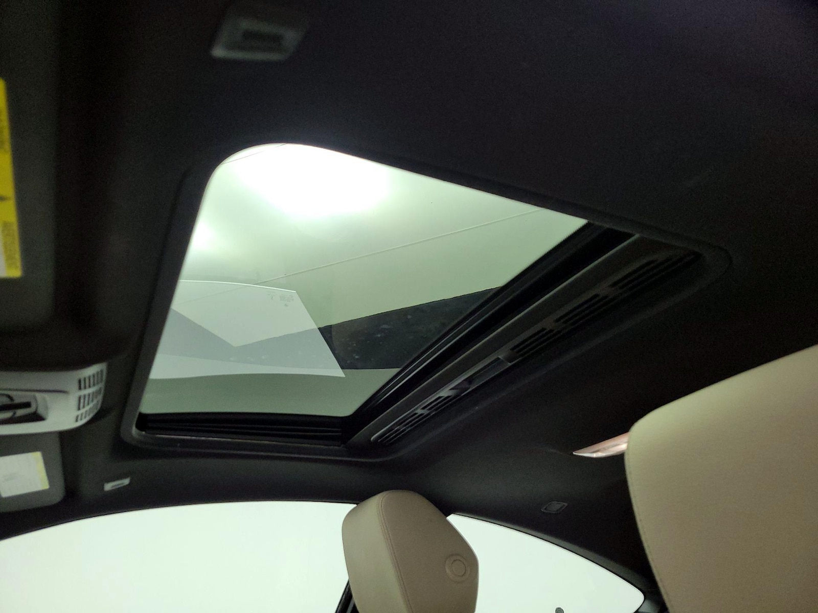 Sunroof(s) & Overhead Airbags
