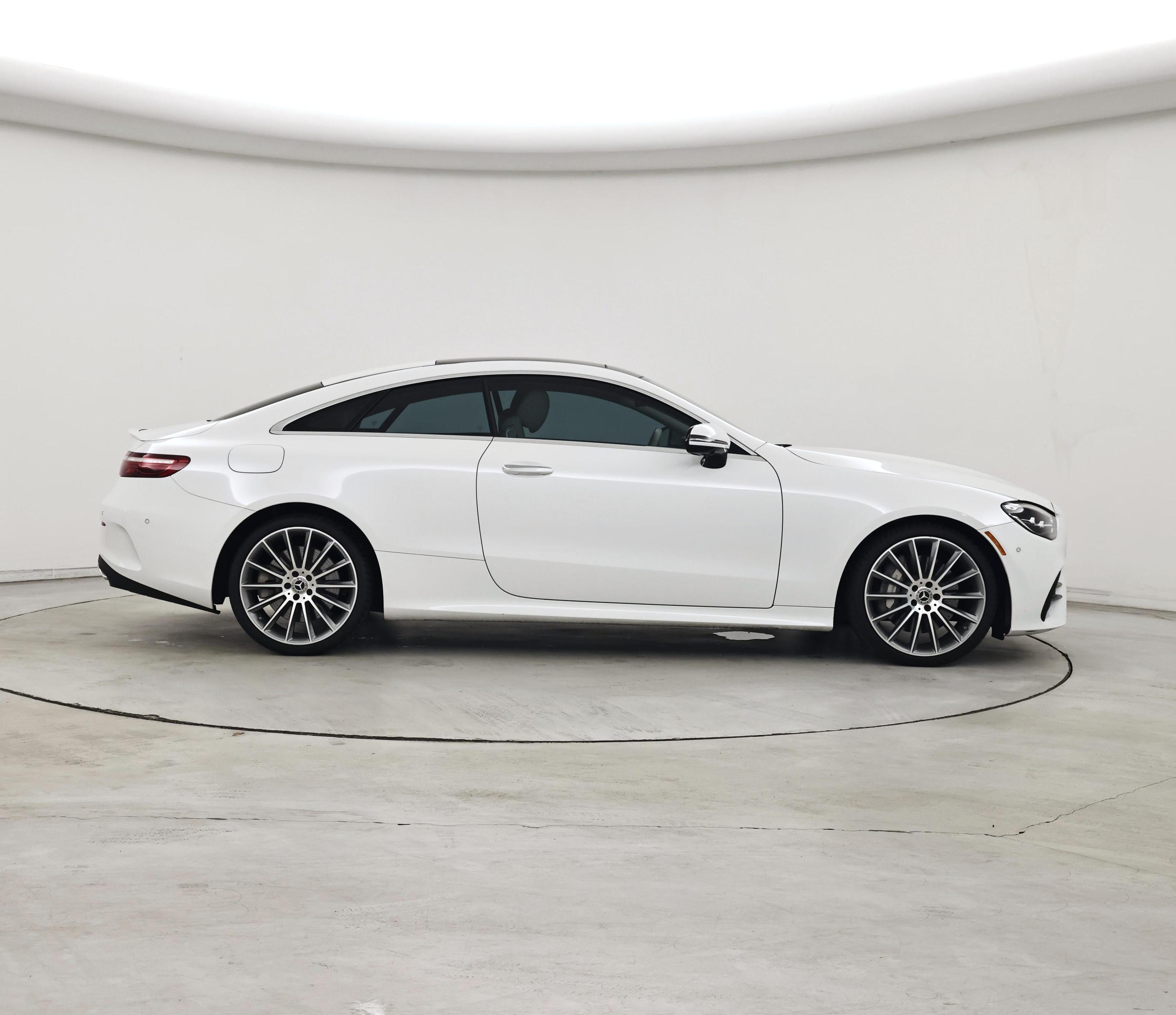 Thumbnail: 2022 Mercedes-Benz E-Class - 7