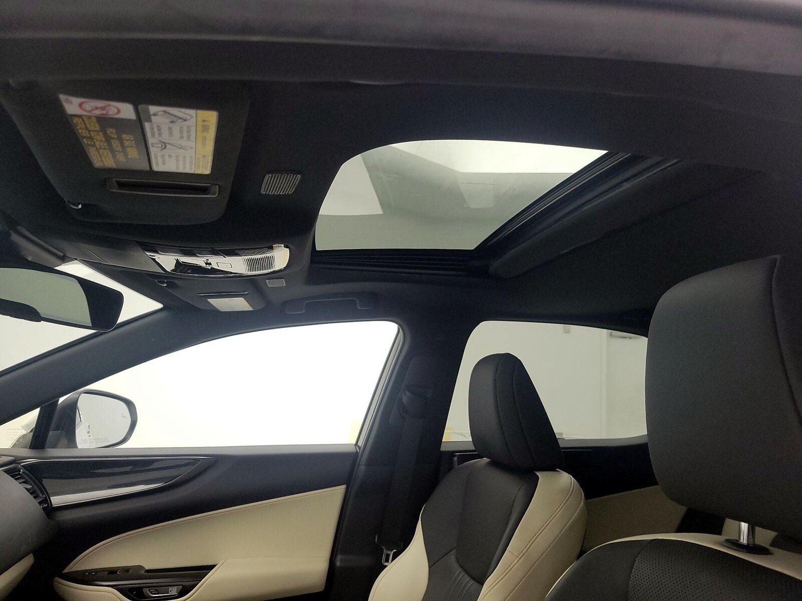 Sunroof(s) & Overhead Airbags