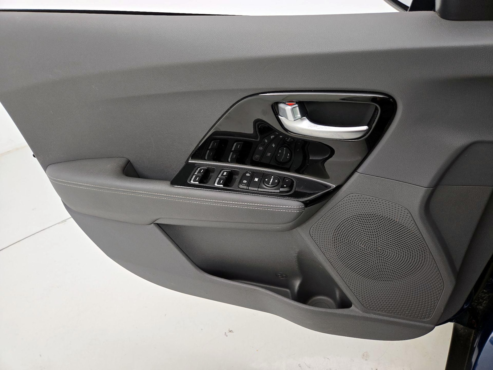 2022 Kia Niro LXS - Photo 13