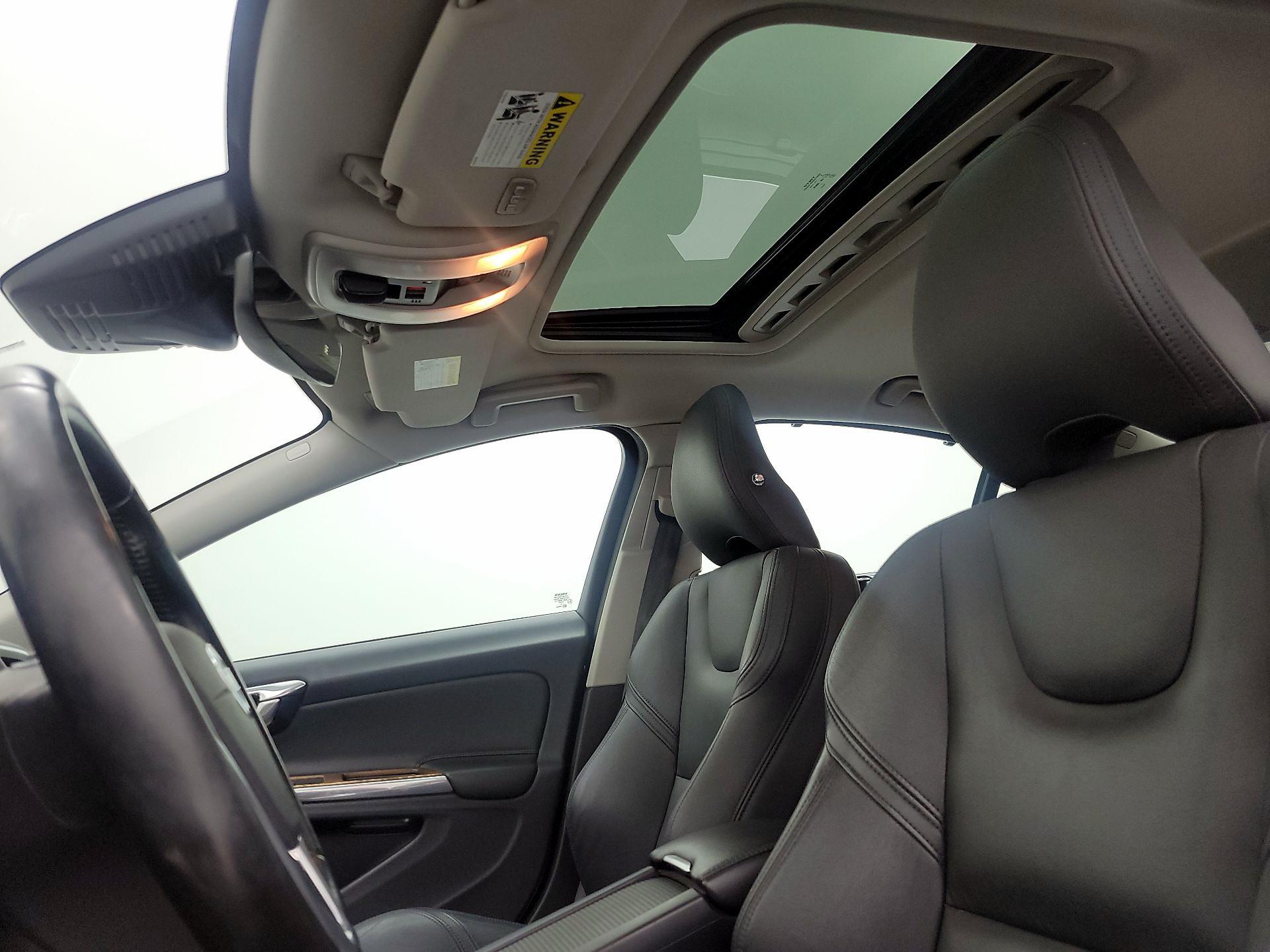 Thumbnail: 2016 Volvo S60 - 18