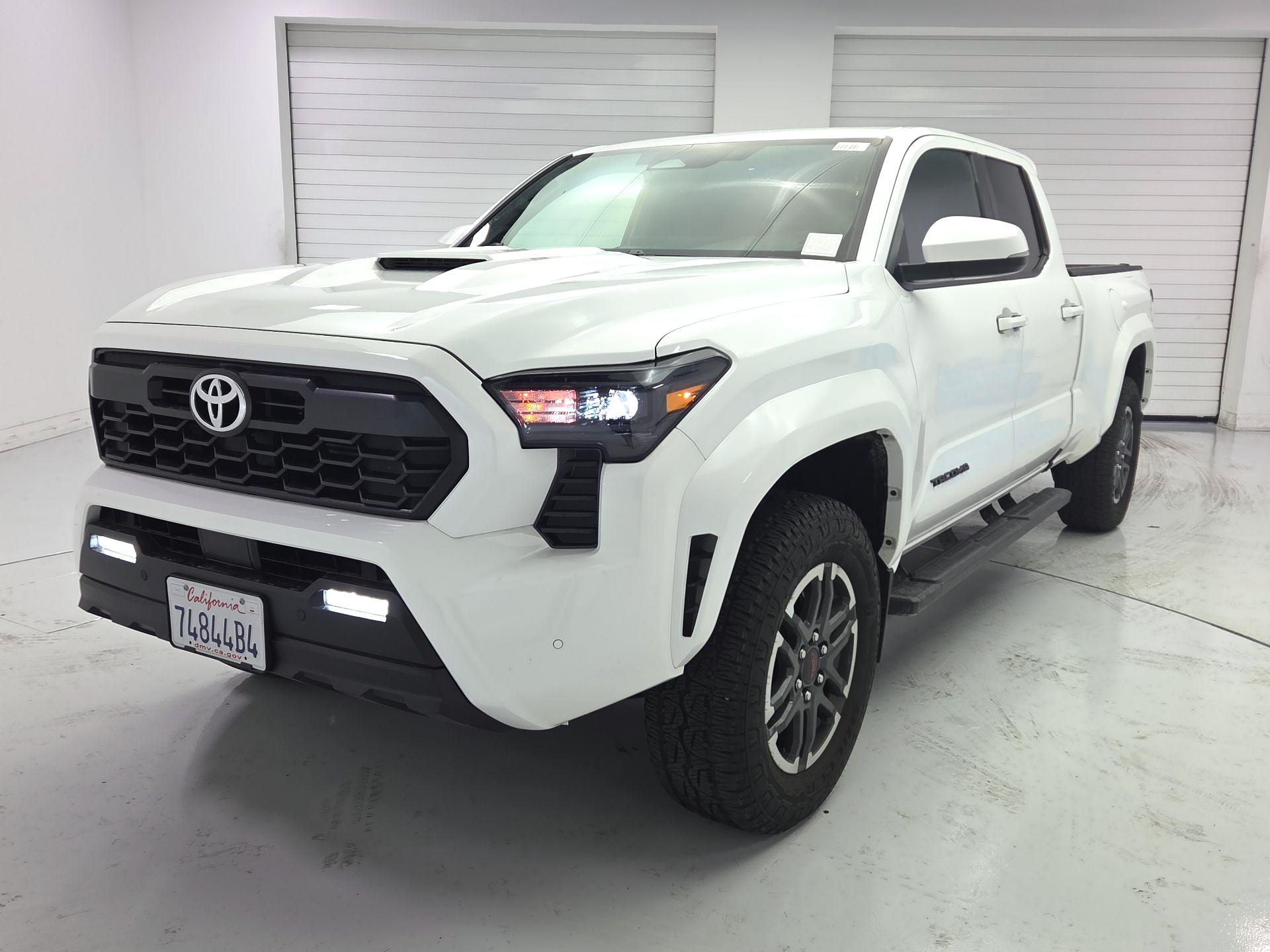 Thumbnail: 2024 Toyota Tacoma - 3