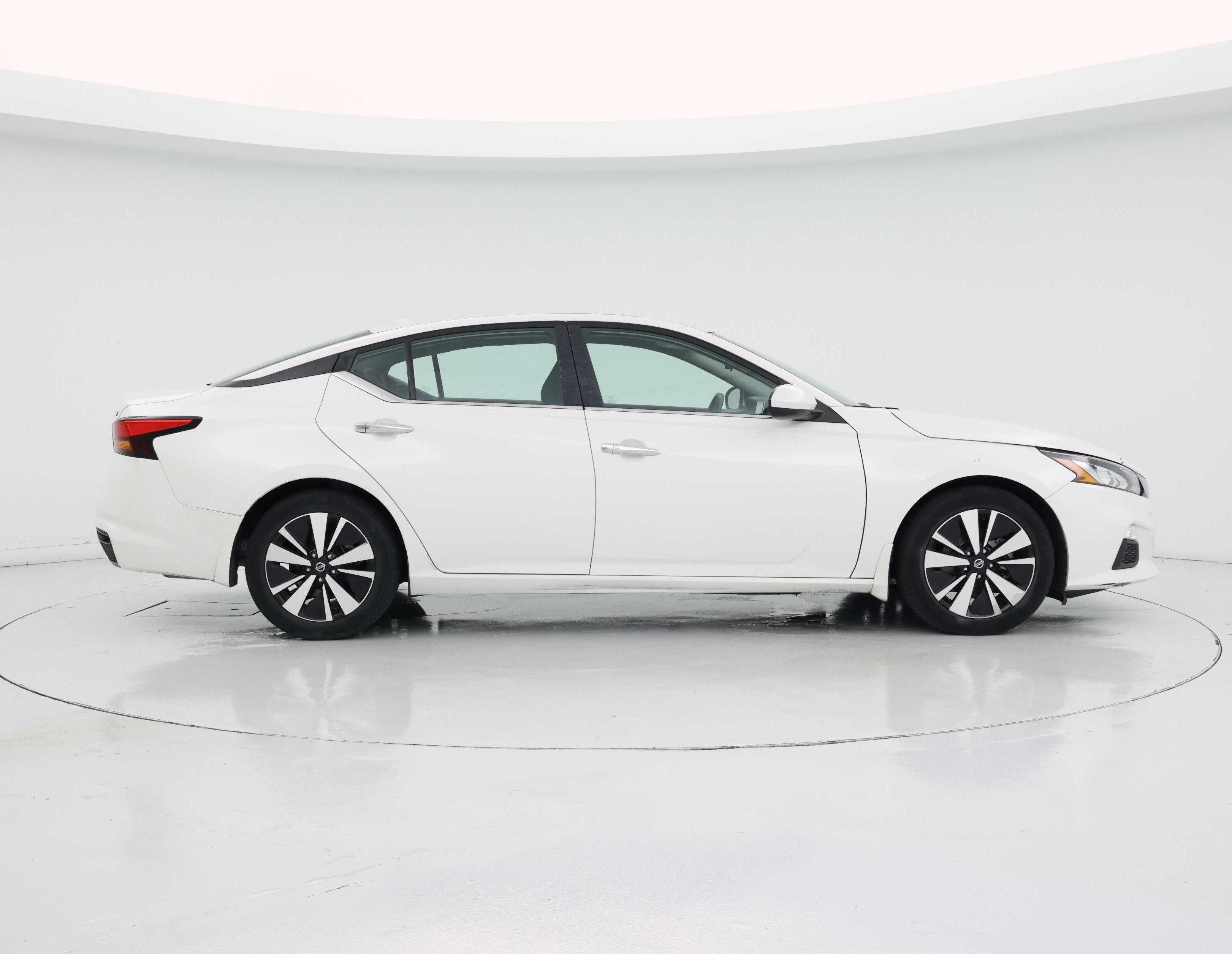 Thumbnail: 2022 Nissan Altima - 7