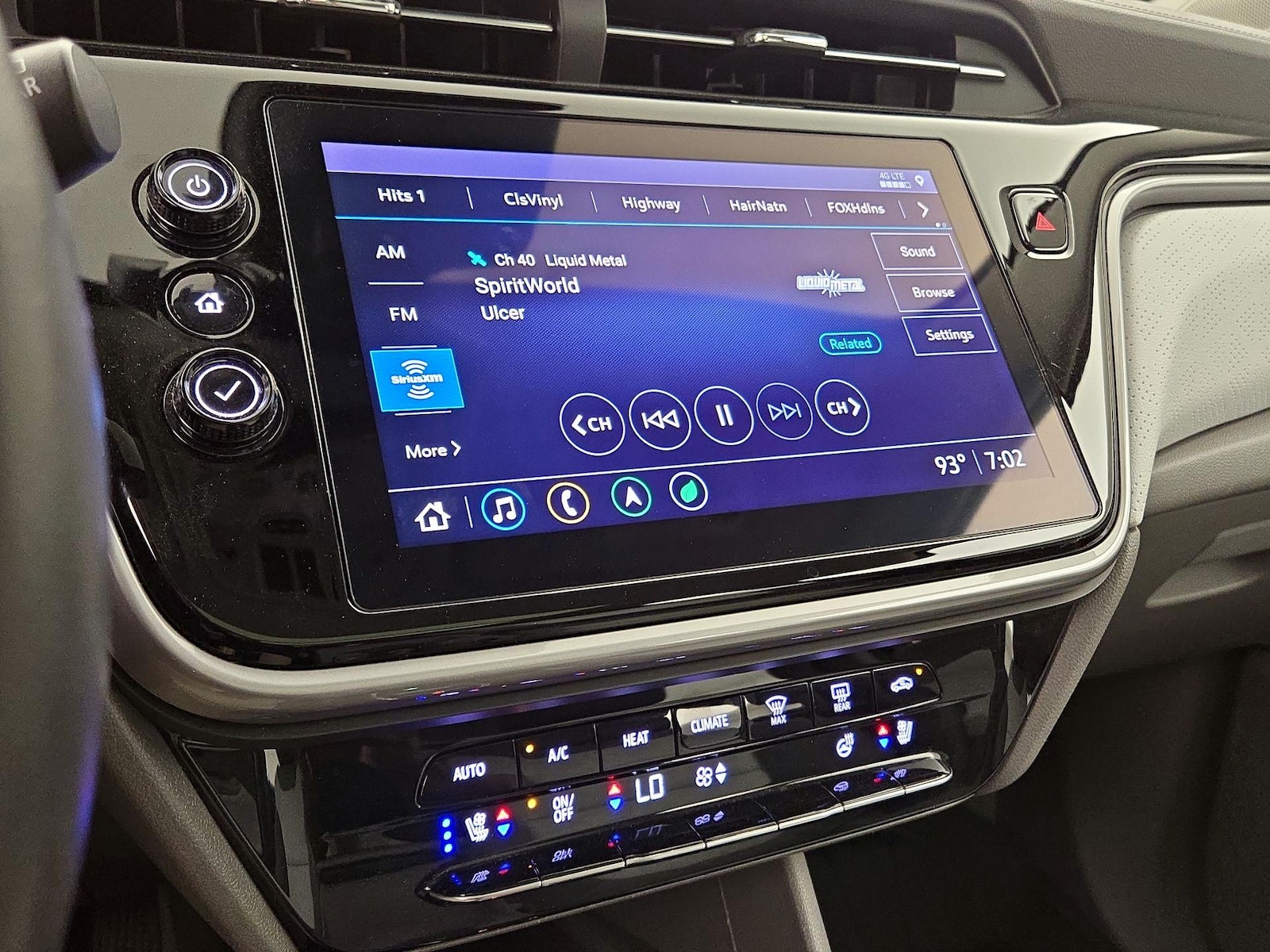 2022 Chevrolet Bolt EUV Premier - Photo 17