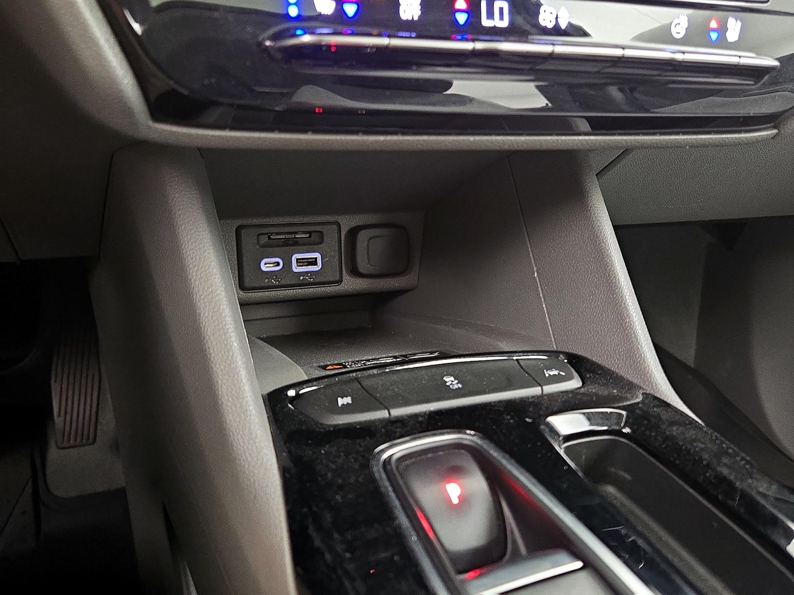 2022 Chevrolet Bolt EUV Premier - Photo 20