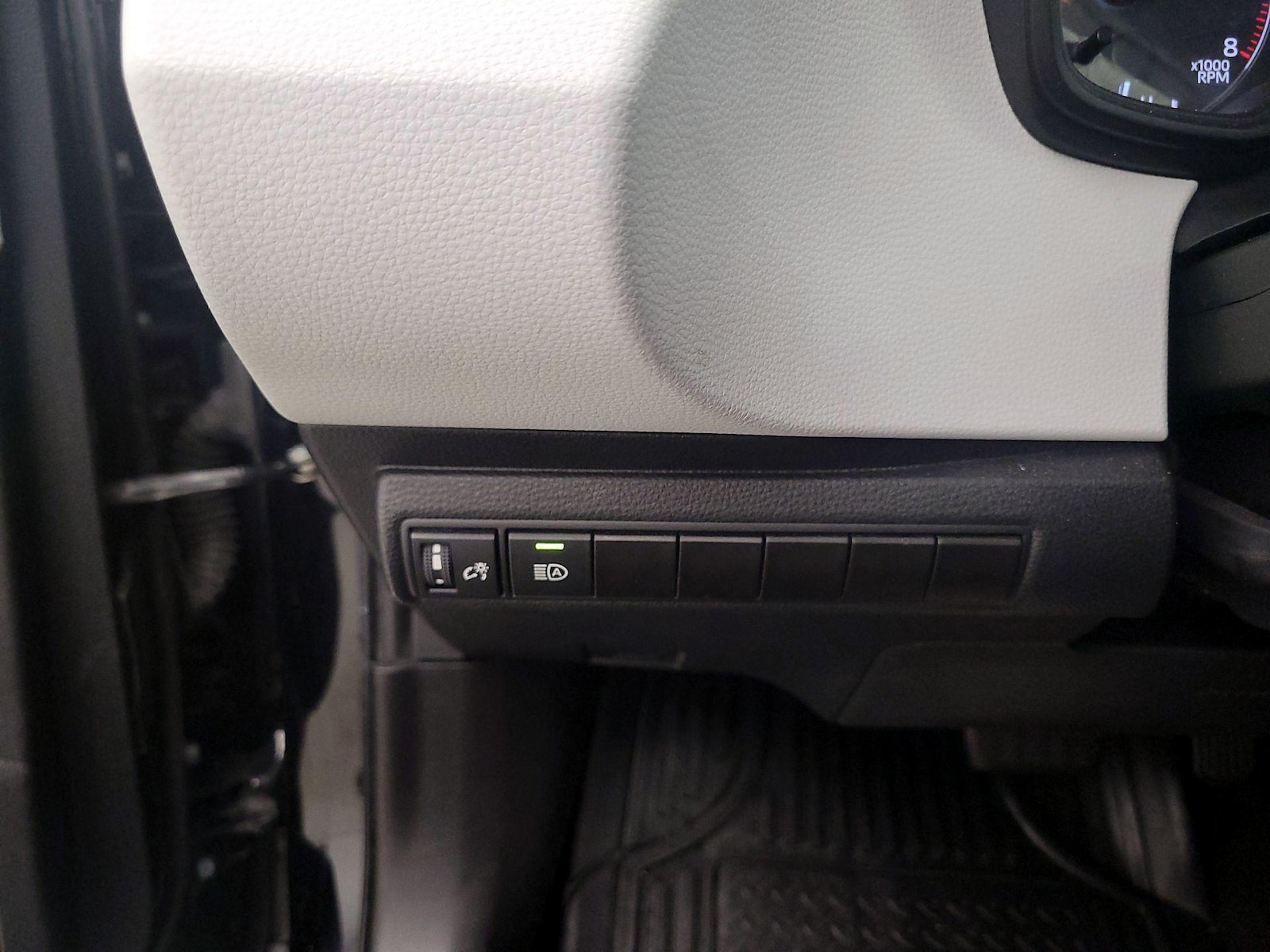 2024 Toyota Corolla SE - Photo 12