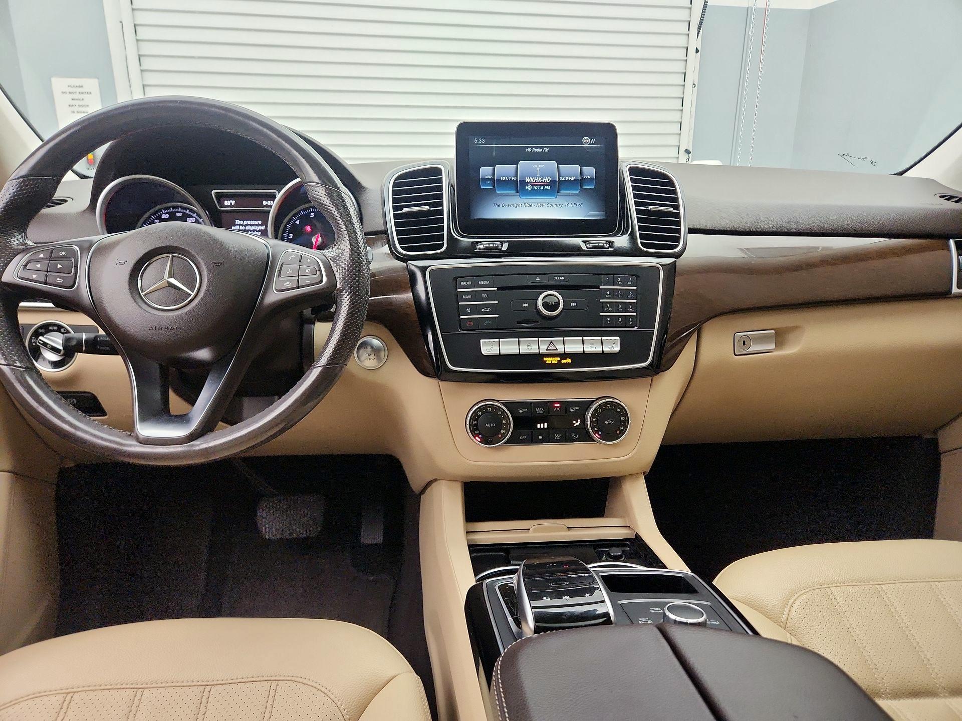 Thumbnail: 2017 Mercedes-Benz GLE - 9