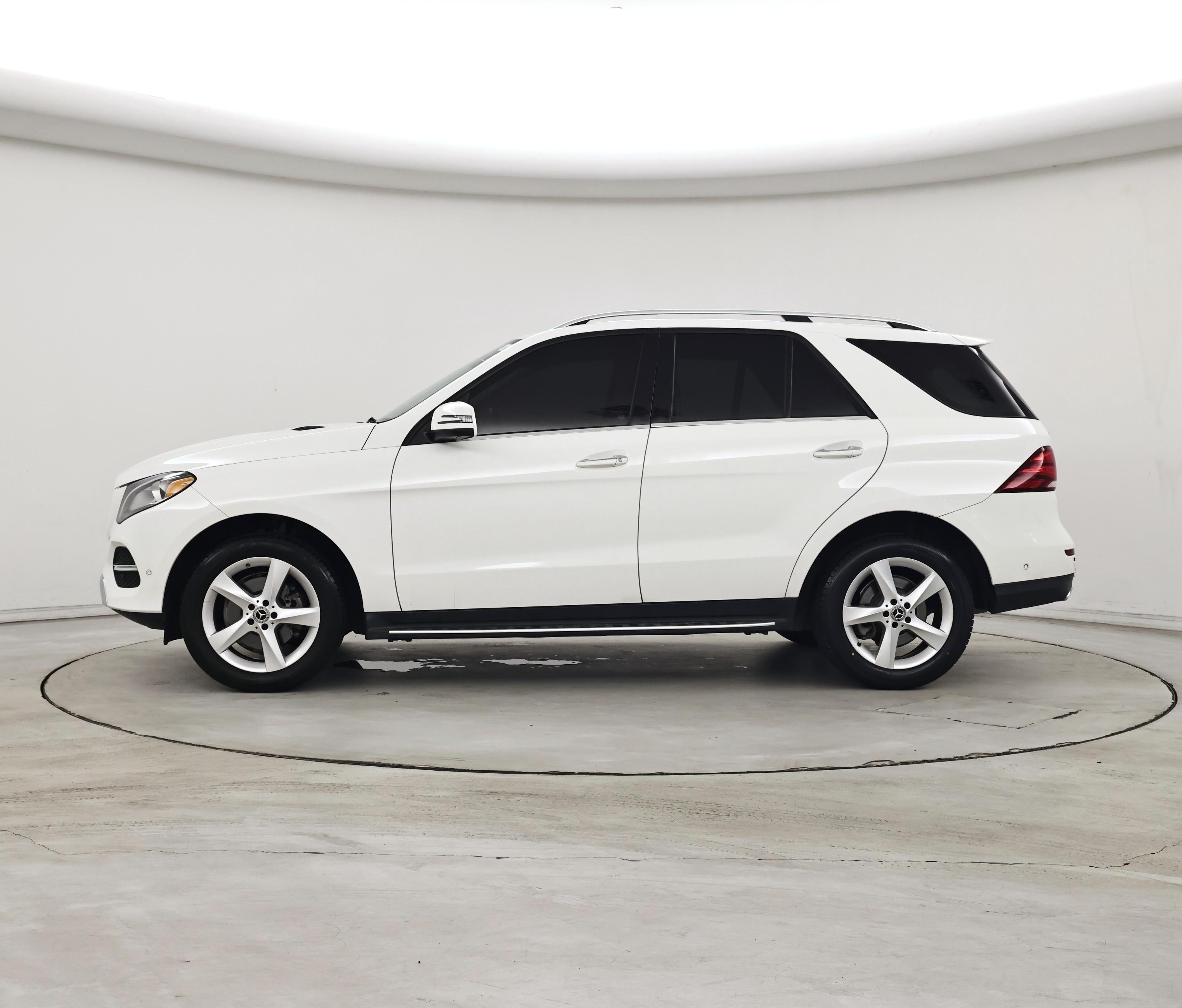 Thumbnail: 2017 Mercedes-Benz GLE - 3