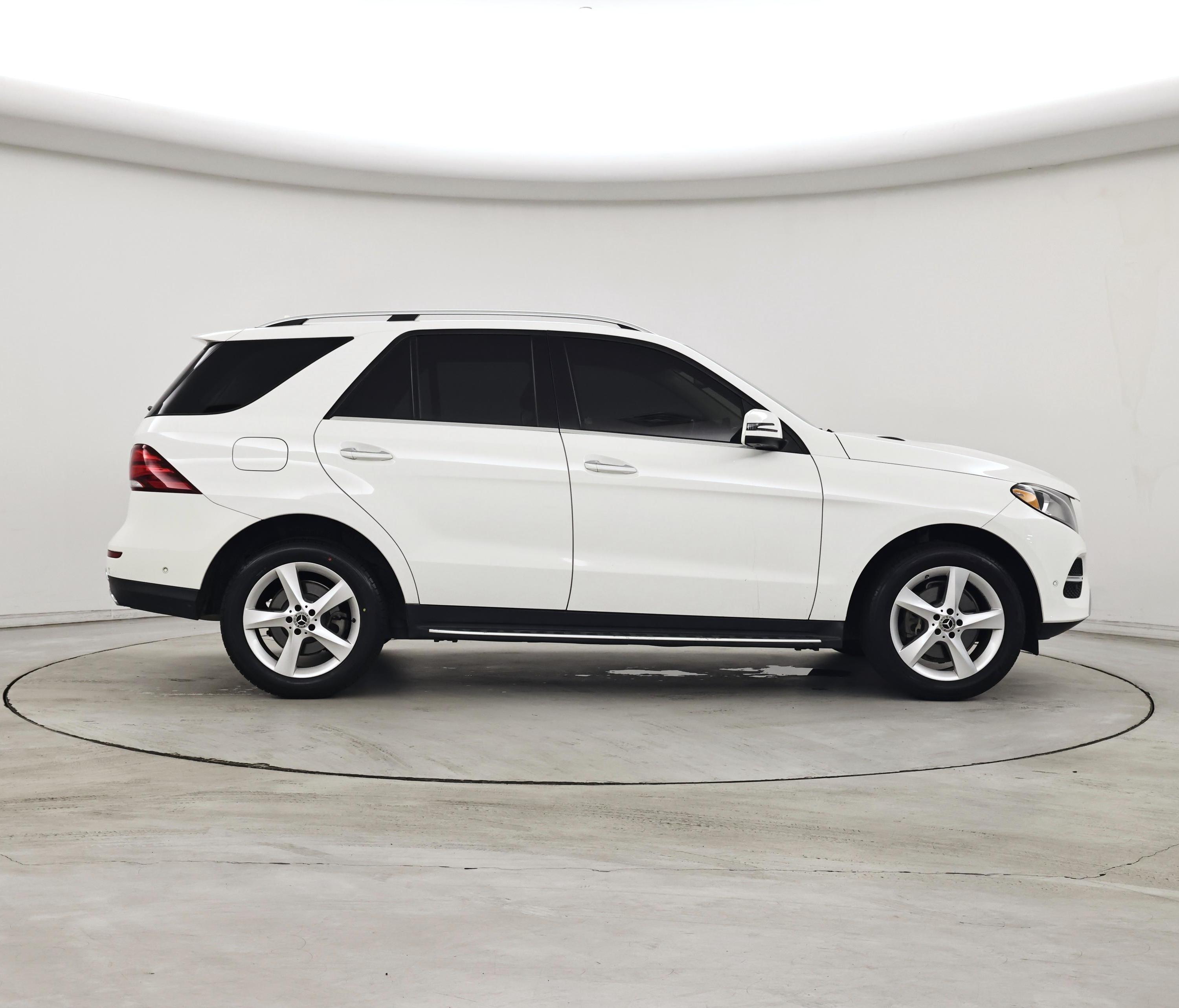 Thumbnail: 2017 Mercedes-Benz GLE - 7