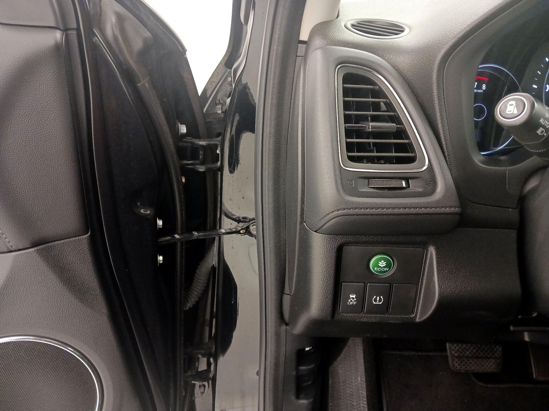 Thumbnail: 2016 Honda HR-V - 13