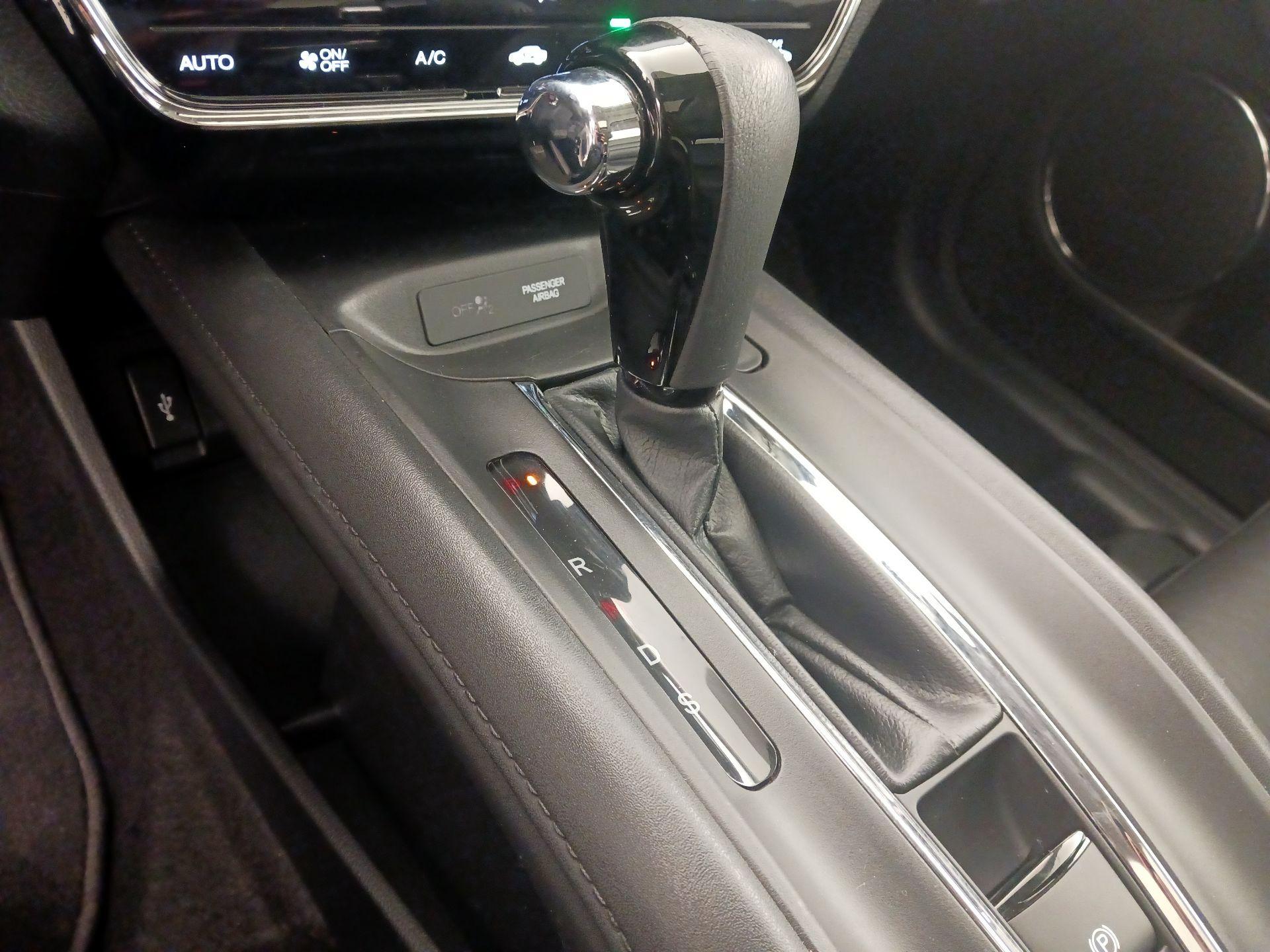Thumbnail: 2016 Honda HR-V - 18