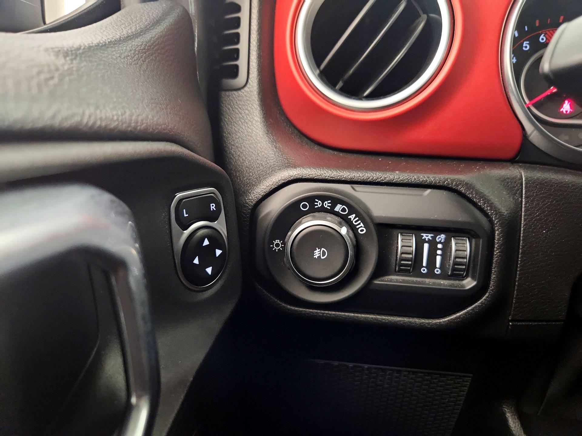 Thumbnail: 2018 Jeep Wrangler - 13
