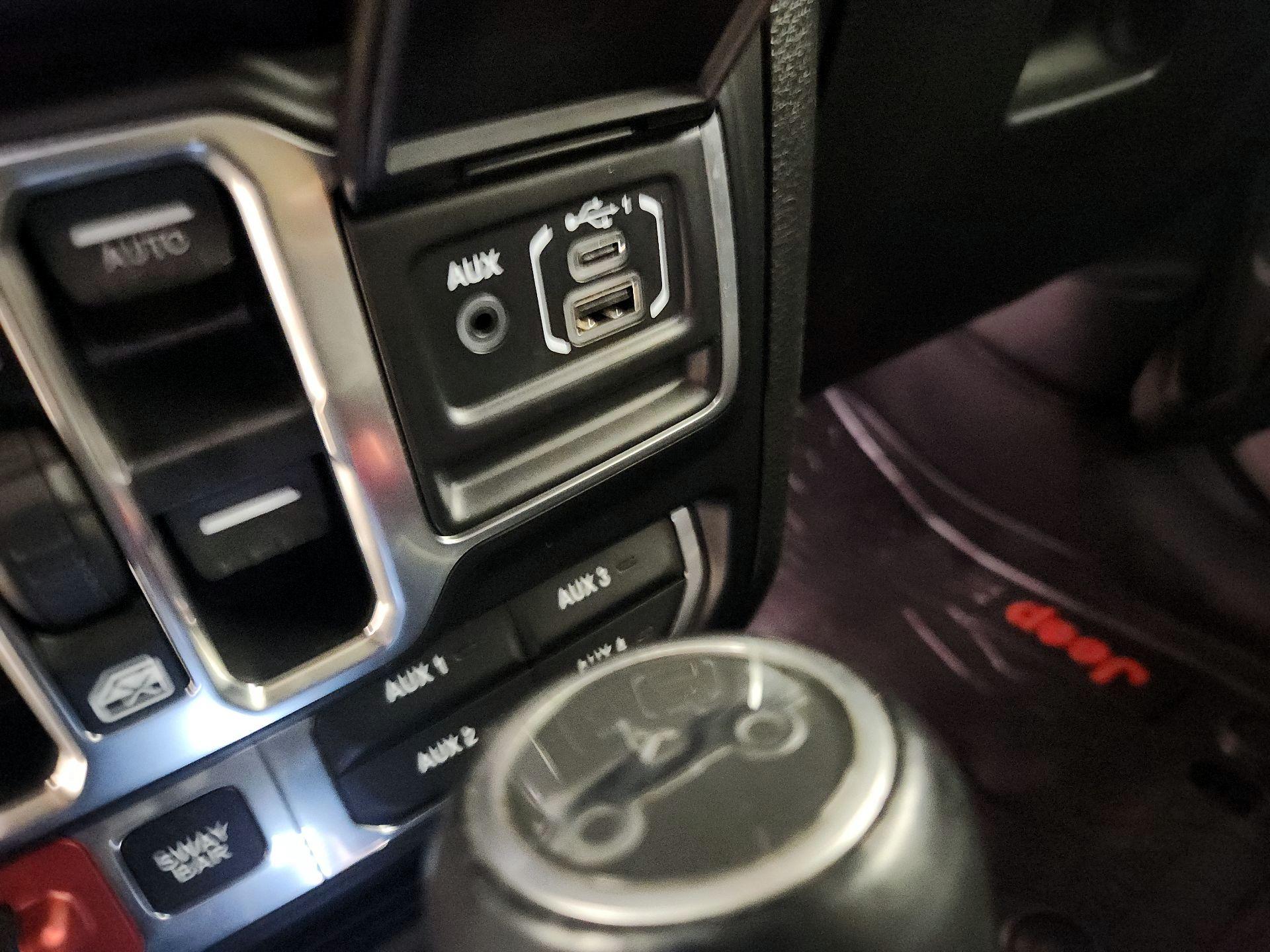 Thumbnail: 2018 Jeep Wrangler - 18