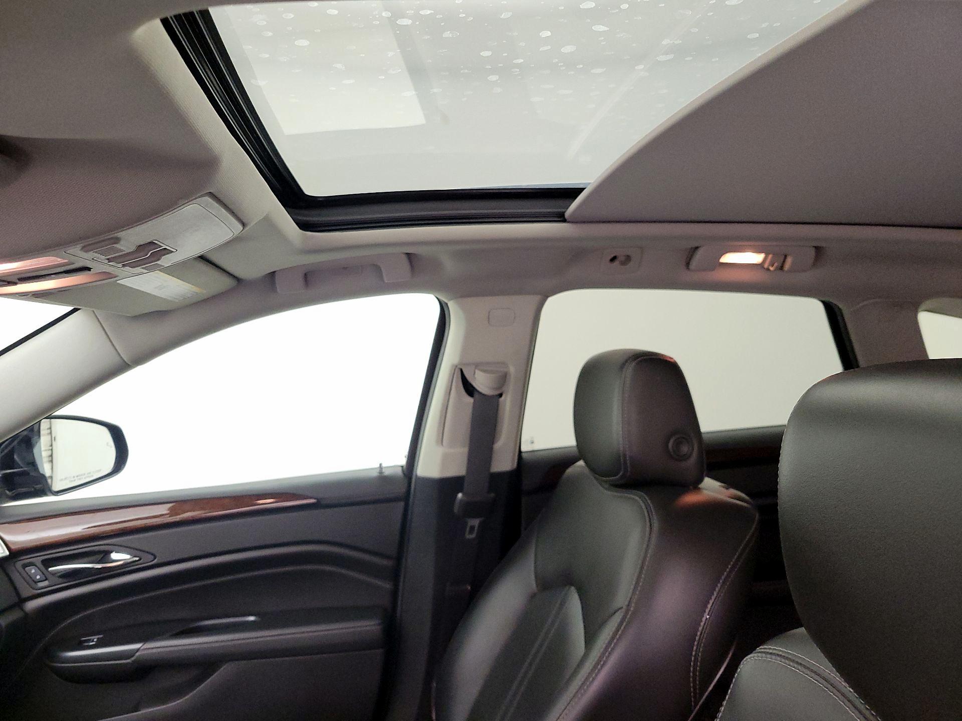 Thumbnail: 2016 Cadillac SRX - 19