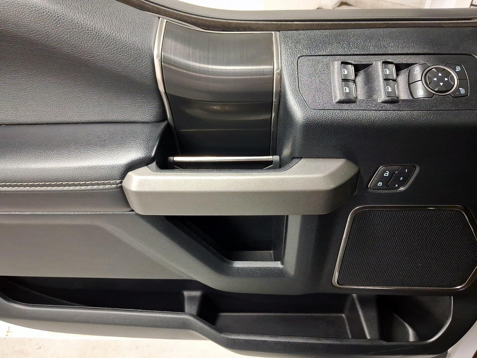 2020 Ford F-150 Raptor - Photo 11