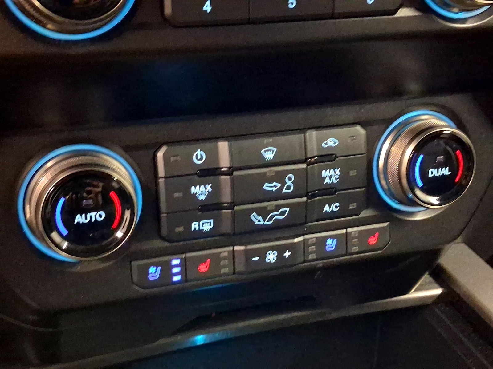 2020 Ford F-150 Raptor - Photo 16
