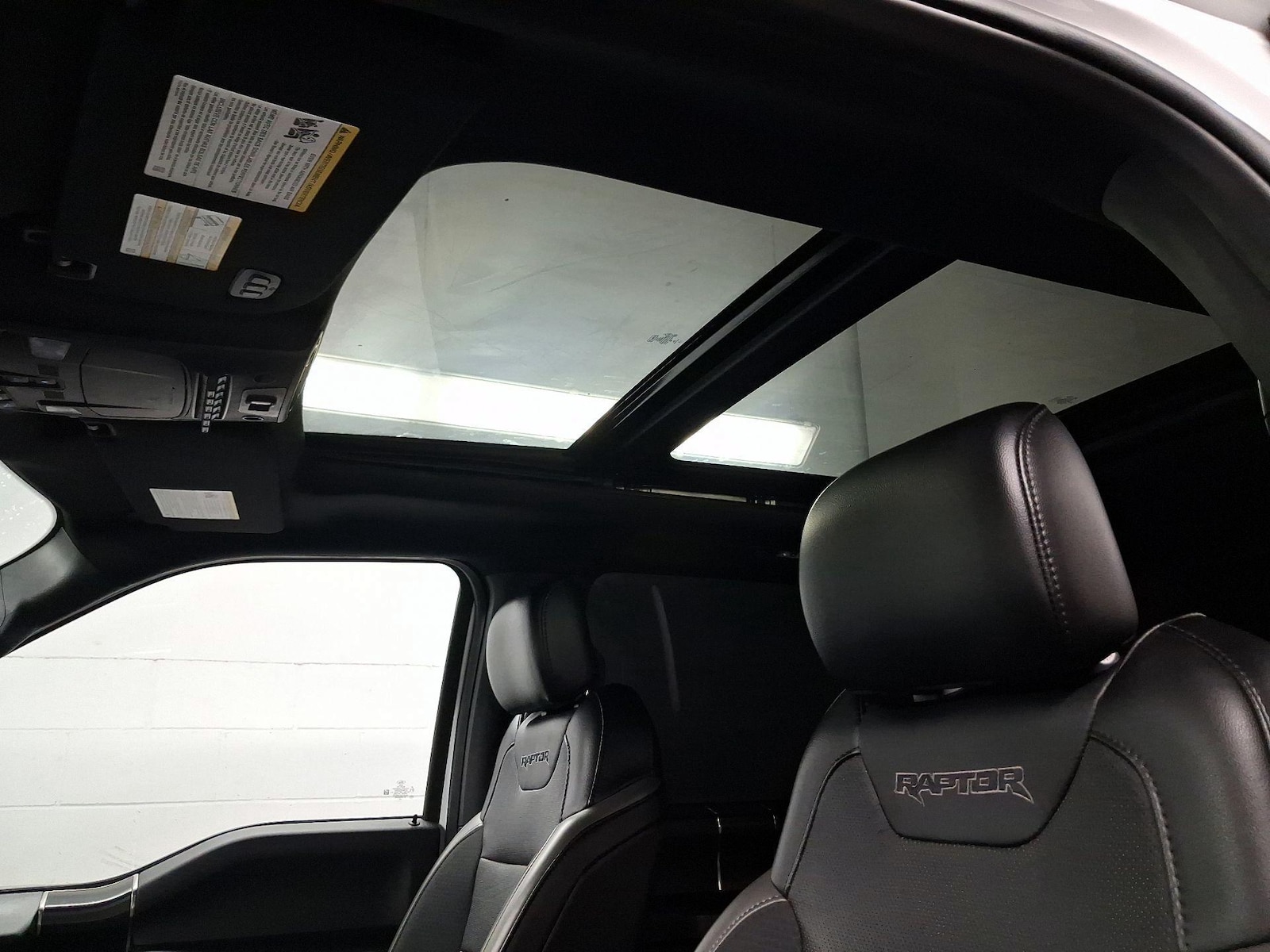 2020 Ford F-150 Raptor - Photo 19