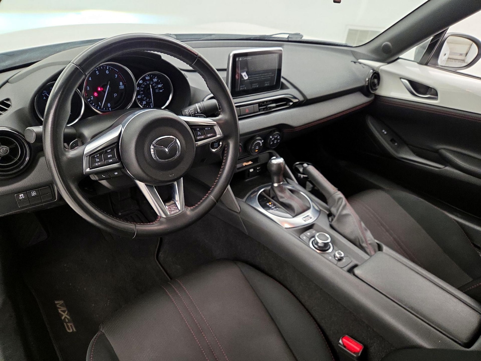 2016 Mazda MX-5 Miata Club - Photo 10