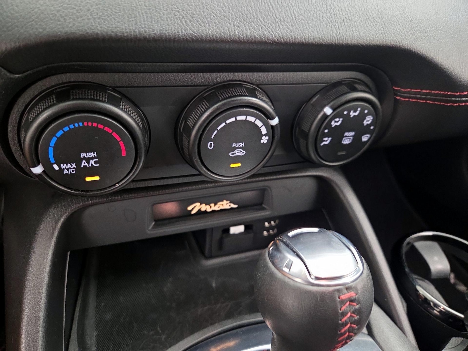 2016 Mazda MX-5 Miata Club - Photo 16
