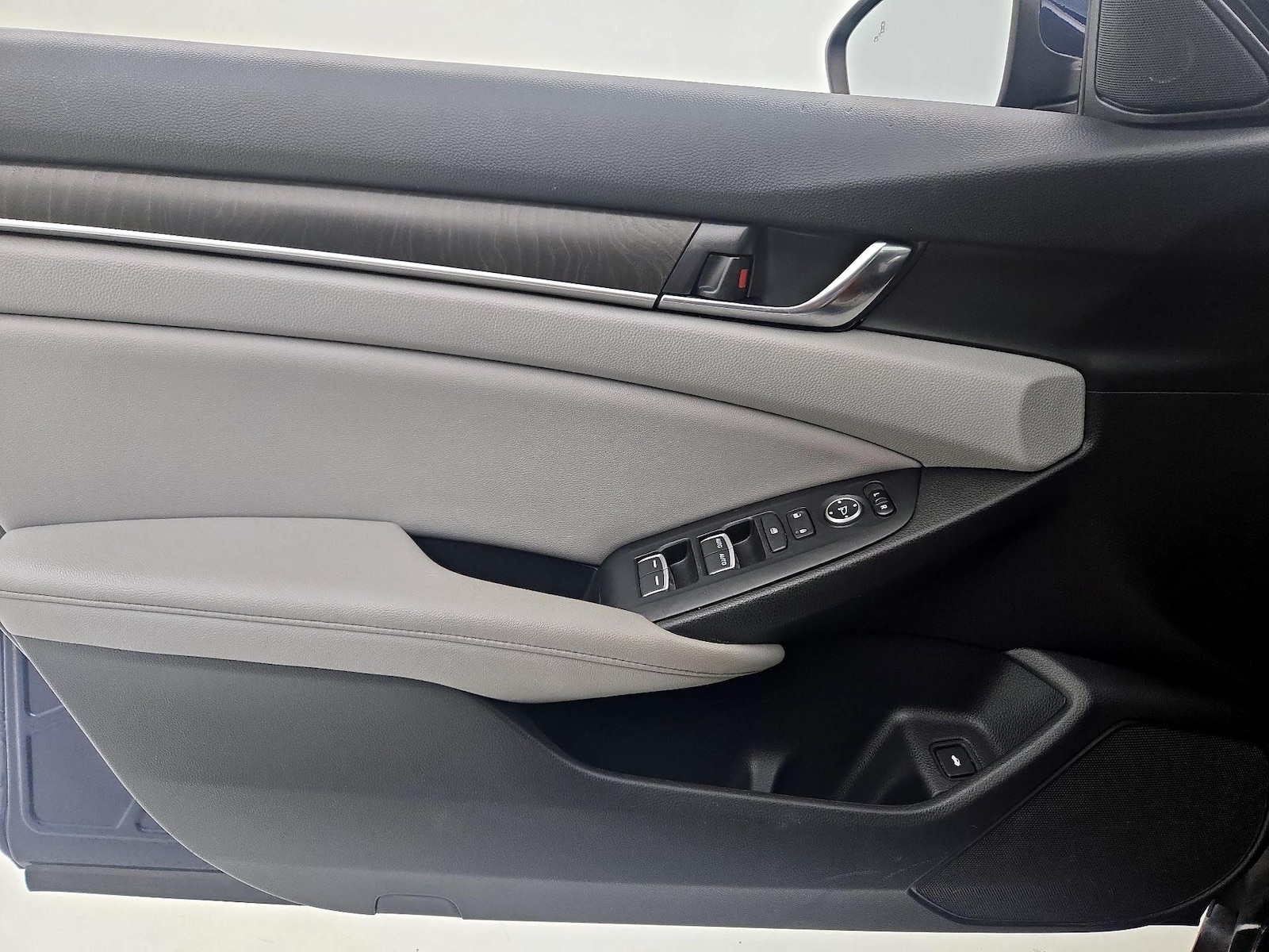 2020 Honda Accord Hybrid EX - Photo 13